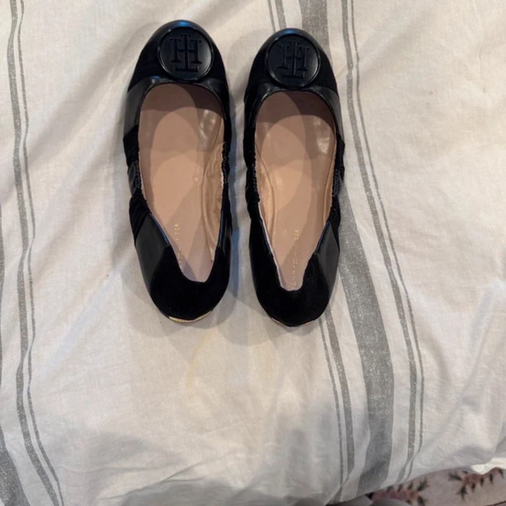 Tommy Hilfiger Elegant Black Loafers